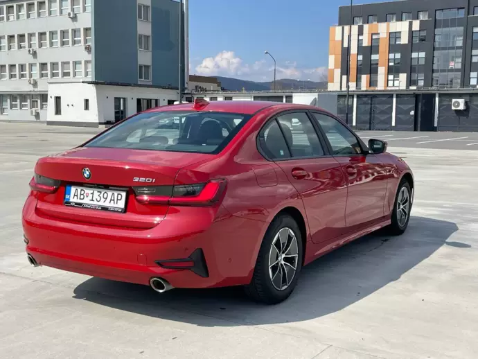 rental BMW 320i 320i AT photo 4